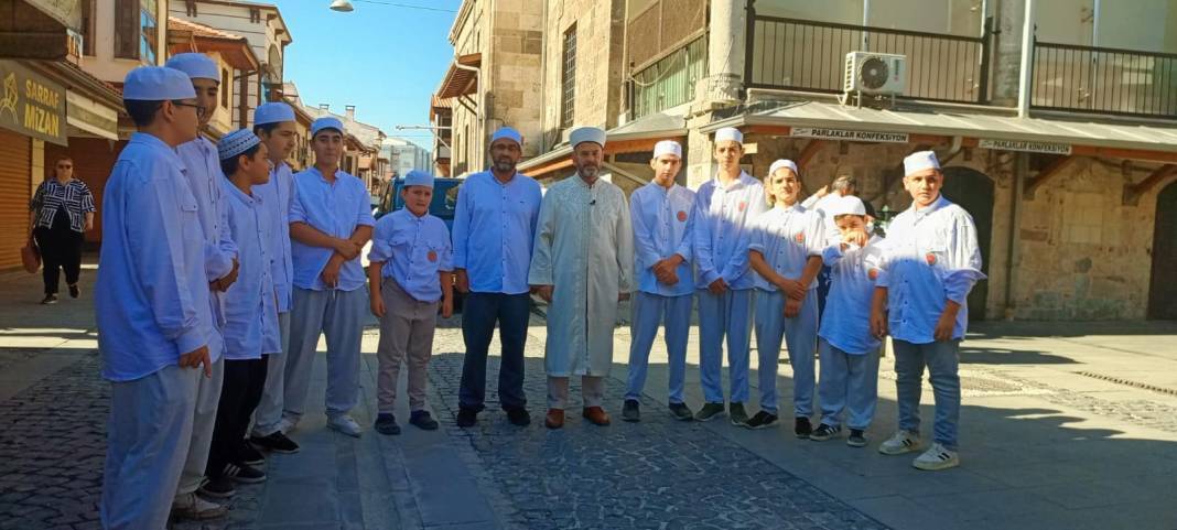 Konya'da eller duaya açıldı 3